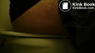 pooping 015