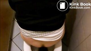 Auf öffentlichem Klo 2