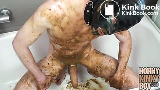 Toilet Slave Humiliates Himself in Bathtub