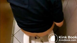 Auf öffentlichem Klo 3