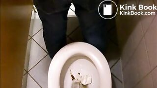 Auf öffentlichem Klo 3