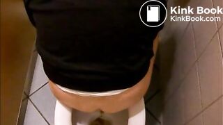 Auf öffentlichem Klo 4