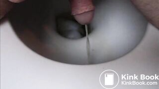 2XIns Klo gepisst und DAVOR gescatet