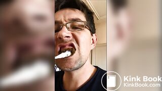 Scat teethbrushing