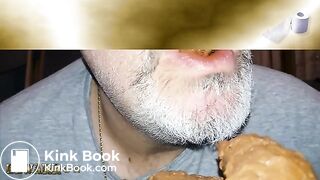 En bandeja, mi caca Pooping on a tray