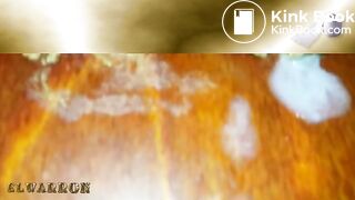 En bandeja, mi caca Pooping on a tray