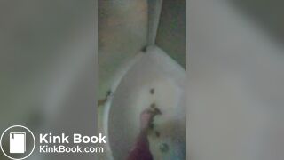 Je me branle et jute avec ma merde