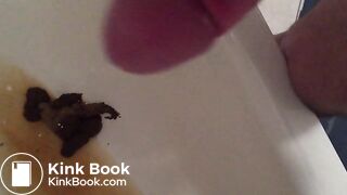 Wanne voller Kacke und Pisse mit Sperma veredelt !!!