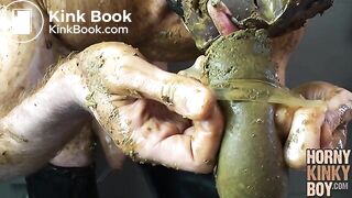 Food Repacking and Scat Wanking in Bathtub