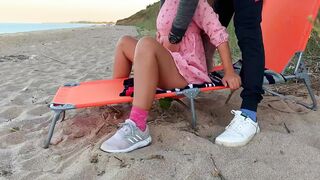 Fingering and cumming on PUBLIC BEACH at sunset ????