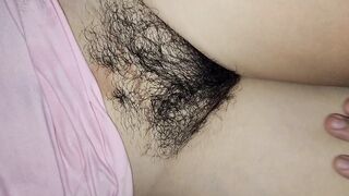 Mi vecino me hace sentir las estrellas con su pequeño pene