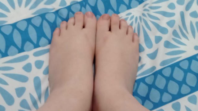 I masturbate with my feet in my best friend's bed pinay