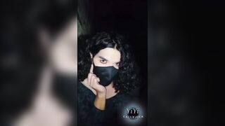Putita de 22 se toca al Aire Libre