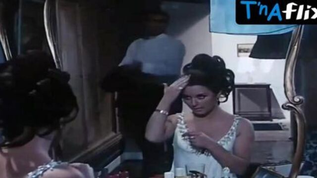 Soad Hosny Breasts Scene  in Al Ikhtyar