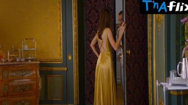 Berenice Bejo Sexy Scene  in The Extraordinary Journey Of The Fakir