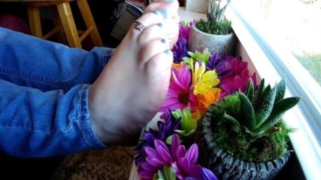 Jerk off foot tease 2