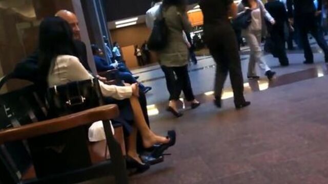 Candid Asian Business Lady Feet Shoeplay Dangling in Pumps