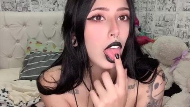 Ur4vity Horny Suck Her Hand Onlyfans Video