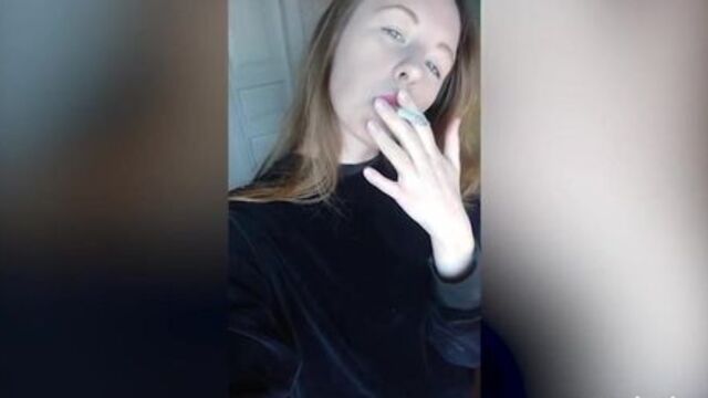 Amateur Hottie Loves Smoking and Masturbating