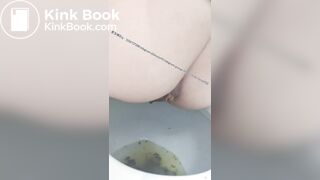 Beautiful women pooping in the toilet 3