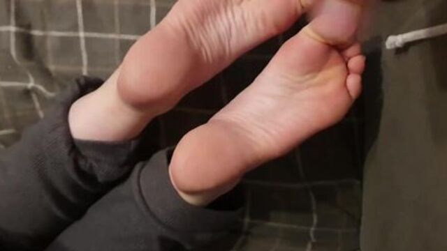 stranger pays to cum on gfs soles