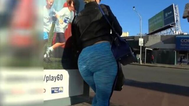 Amazing phat ass blonde with blue spandex