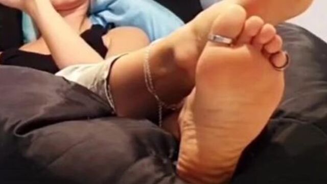 Mature Feet Toe Rings