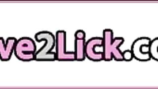 Jenna gets her pussy licked by her girl while having a phone call (Jenna Sativa)