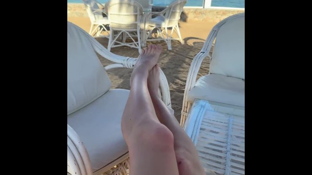 giantes worship big toes big legs in beach outdoor