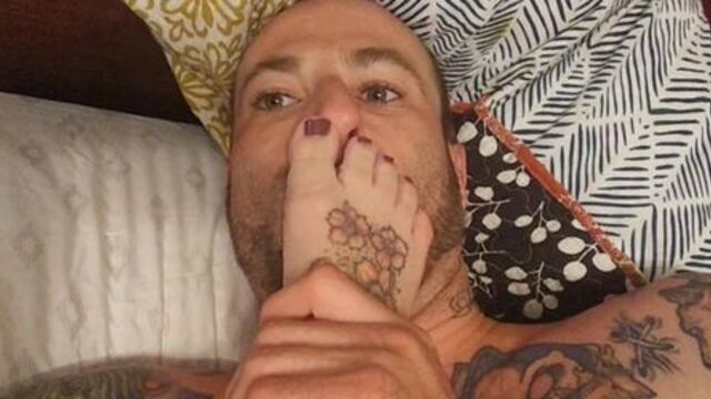 chuckygee424 worships prettiest feet on earth