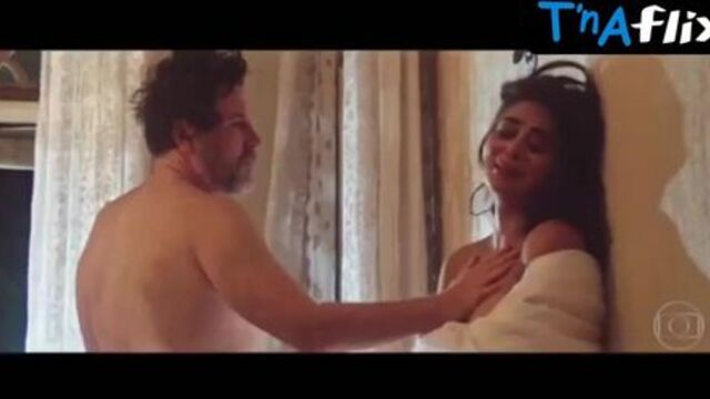 Juliana Paes Breasts Scene  in Dois Irmaos