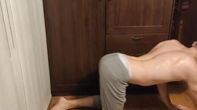 Italian Guy 21Cm Dick - Muscles, Feet, Tongue, Face And Cum!!