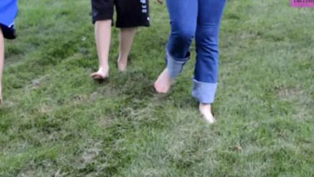 TSM - Barefoot public posing dirty feet by 3 sexy footdoms (Stitch, Luna, Dylan Rose)
