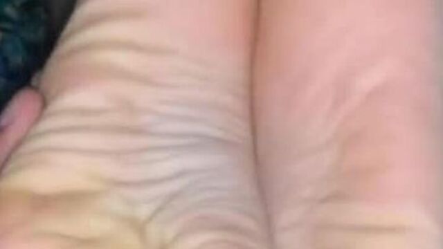 Mexican teen smelly feet first time footjob