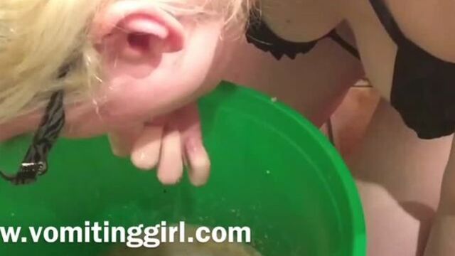 Sexy Puking n Vomiting Clips wwwvomitinggirlcom