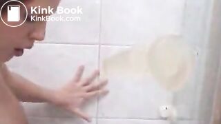 Queeny throats herself