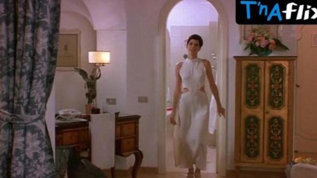 Marisa Tomei Sexy Scene  in Only You