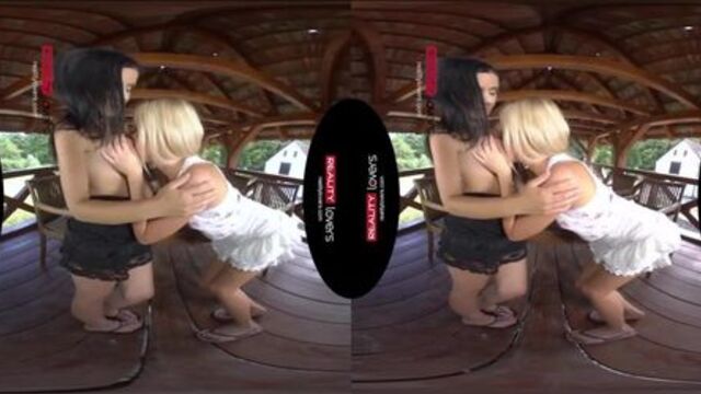 RealityLovers - Playing with Moms Pussy VR (Nicole Big)
