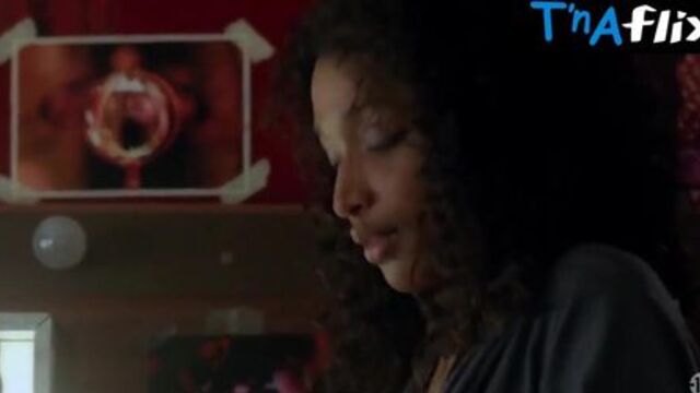 Sara Martins Breasts Scene  in Pigalle, La Nuit