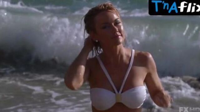 Kelly Carlson Bikini Scene  in Nip/Tuck