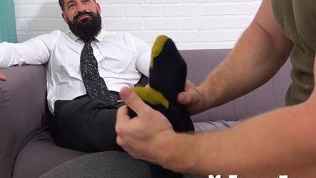 MY FRIENDS FEET - Inked hunk Eddie Cambio receives toe sucking from Clay T (StaciClay )