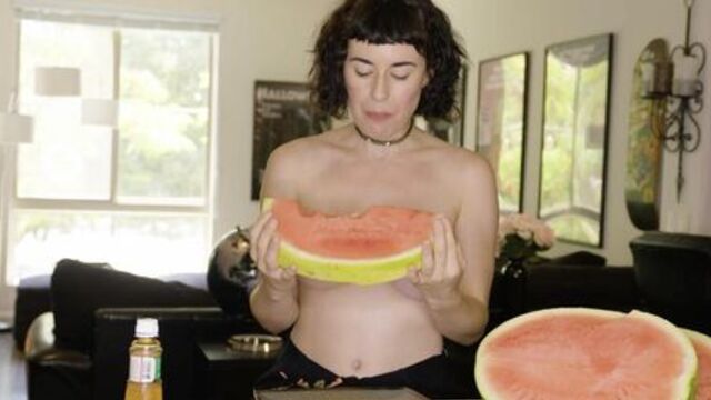 Porn Stars Eating: Olive Glass Wants Watermelon