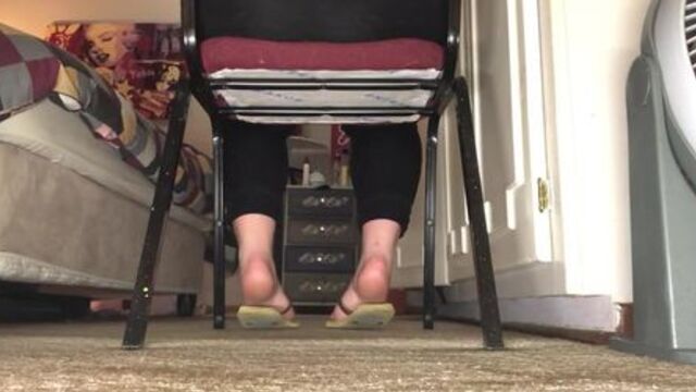 Sexy flipflop shoeplay