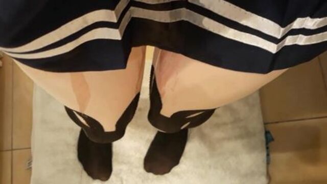 J'ai eu un petit accident (pipi dans mes collants)