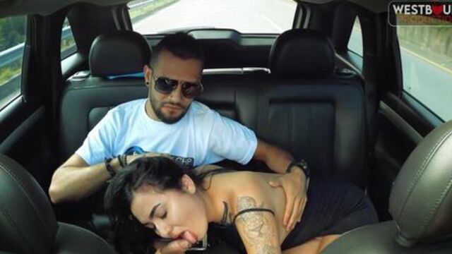 lia cooper follada en el auto.mp4