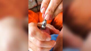 Pia inserts a urethra plug and gave a great HJ