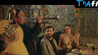 Shailene Woodley Sexy Scene  in Robots