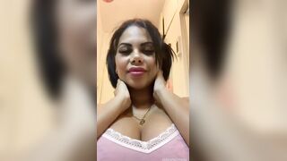 Latina showing her pussy on cam