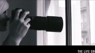 Masturbating with a water gun on the bathroom floor (Antonia Sainz)