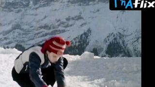 Isabelle Stoffel Breasts,  Bush Scene  in The Flasher From Grindelwald
